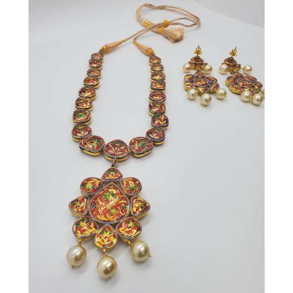 18kt Yellow Gold Rosecut Diamond Single Line Necklace with Earrings - Picture 4 of 5